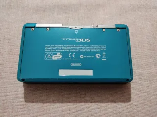 Nintendo 3DS con Banca Pokémon e Pokétrasferitore