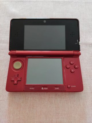 Nintendo 3DS con Banca Pokémon e Pokétrasferitore