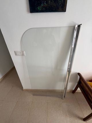 Mampara de baño. La marca no la recuerdo.