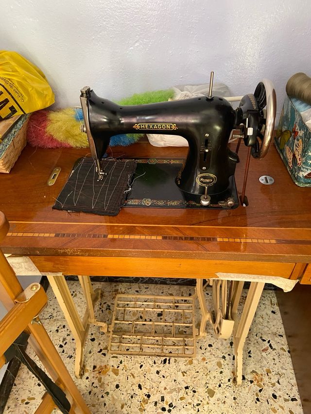 Máquina de coser antigua