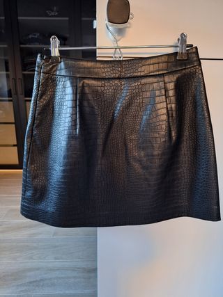 Minifalda negra Zara, T. S
