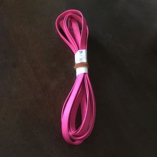 Fettuccia piatta di pelle fuxia mt.1,80 x mm.8