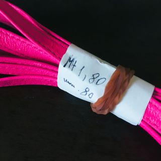 Fettuccia piatta di pelle fuxia mt.1,80 x mm.8