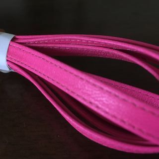 Fettuccia piatta di pelle fuxia mt.1,80 x mm.8