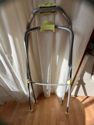 Bañera con soporte poco uso negociable