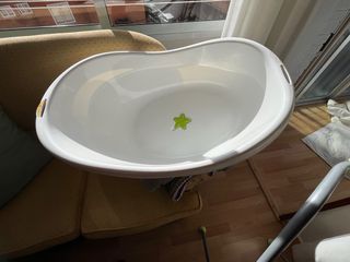 Bañera con soporte poco uso negociable
