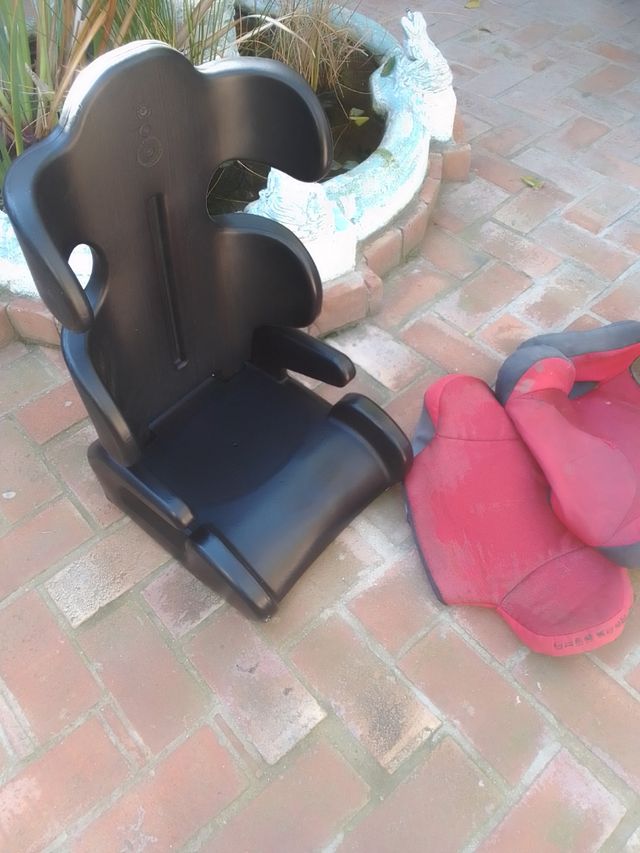 Asiento niño para auto.