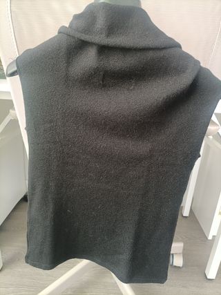 Top punto sin mangas negro