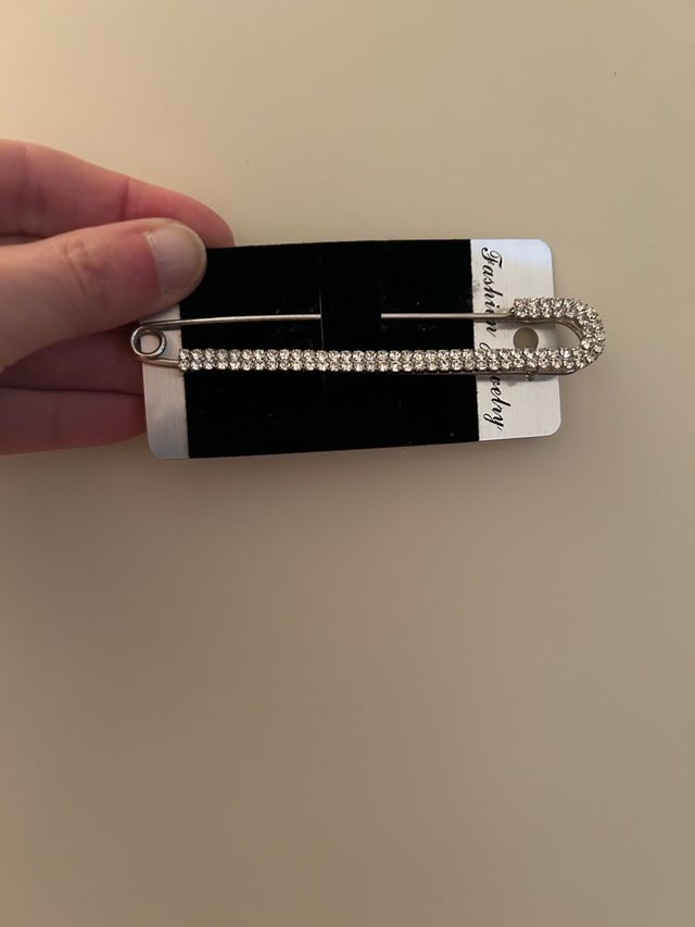 Spilla bigiotteria con brillanti