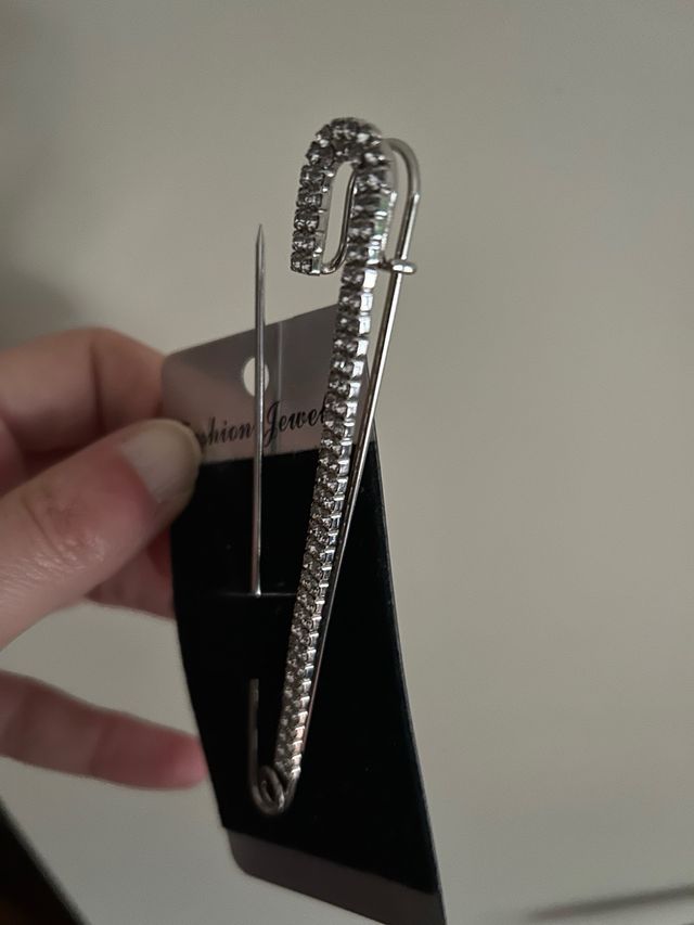 Spilla bigiotteria con brillanti