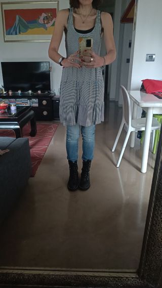 Vestito a righe bianche e nere HeM