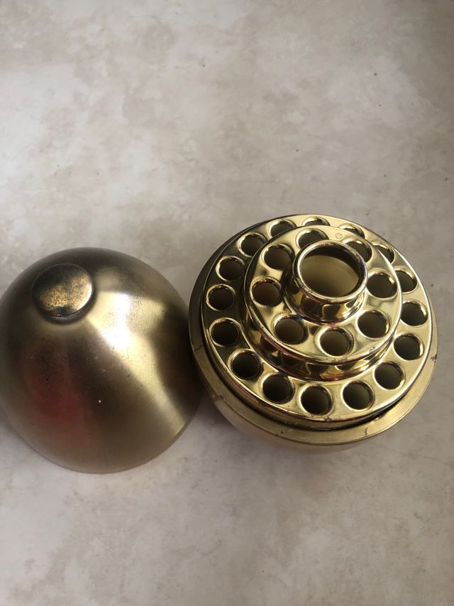 Porta sigarette a uovo