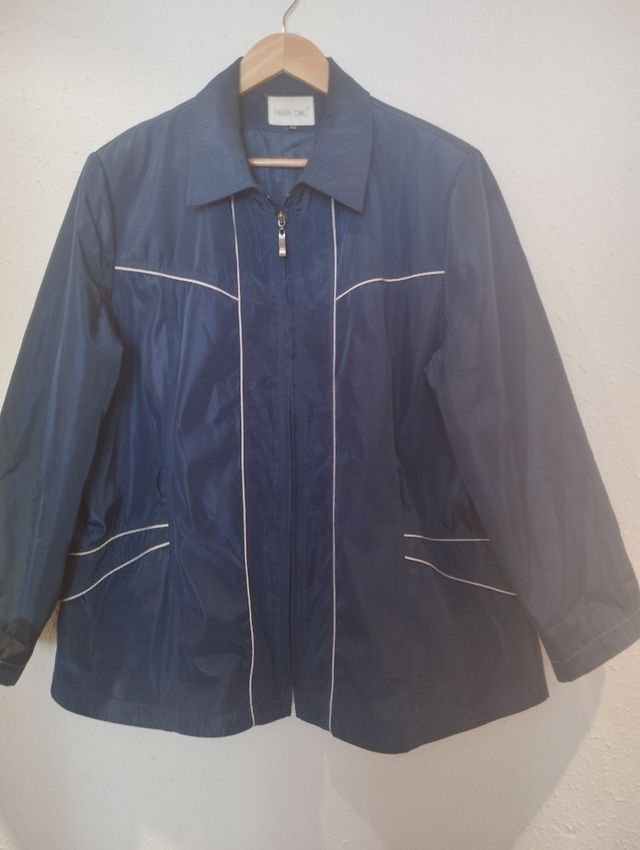 Chaqueta impermeable talla 52