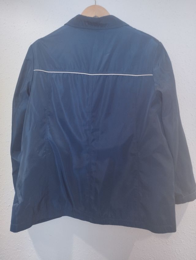 Chaqueta impermeable talla 52