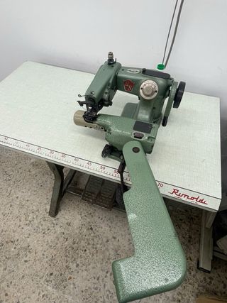 Máquina puntada invisible