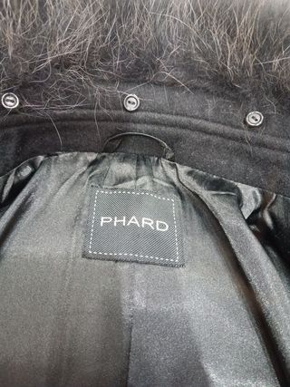 Cappotto con collo di pelliccia 