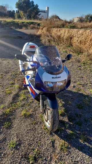 Suzuki gsxr srad 600 A2