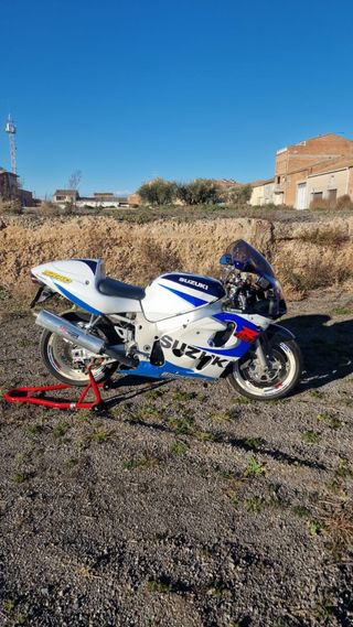 Suzuki gsxr srad 600 A2