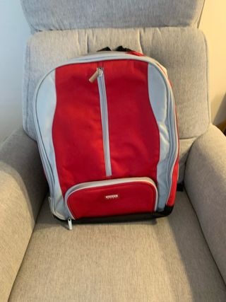 Mochila 3 divisões . Marca Zippy