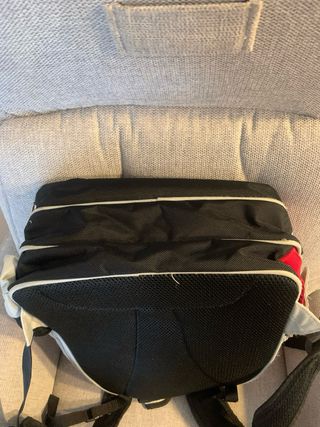 Mochila 3 divisões . Marca Zippy