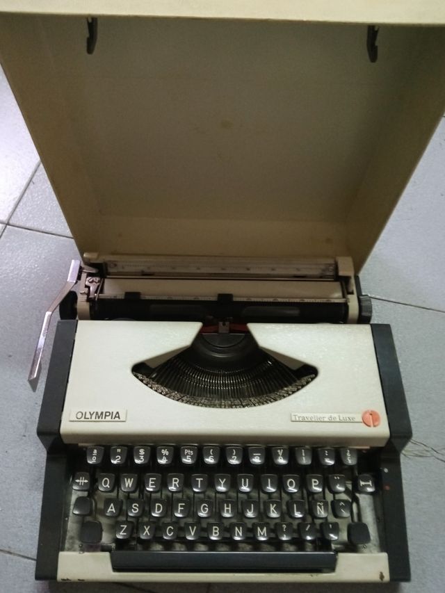 Máquina de escribir olympia