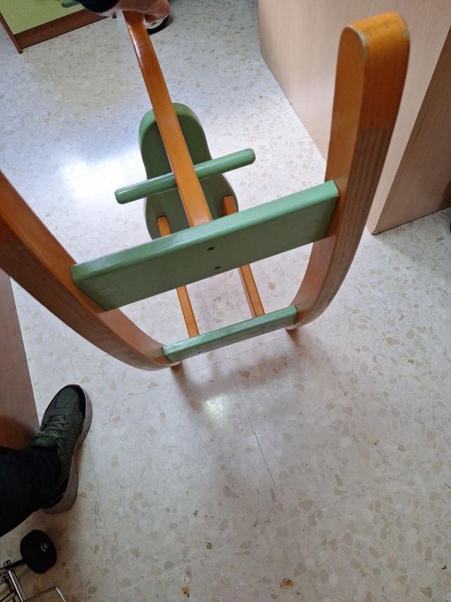 Caballito balancin de madera