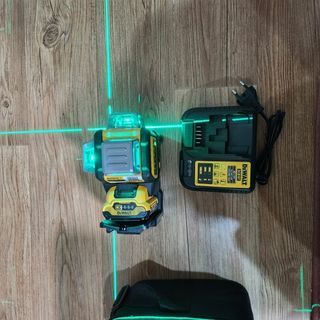 Nivel laser 12 lineas cargador 