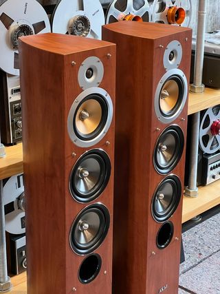 Altavoces de torre Akai-Pure Acoustic