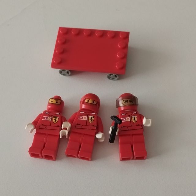 Mecánicos de Ferrari Lego