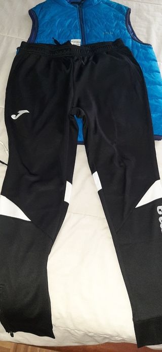 Lote ropa tallá M   vaqueros, chaleco, joma. 
