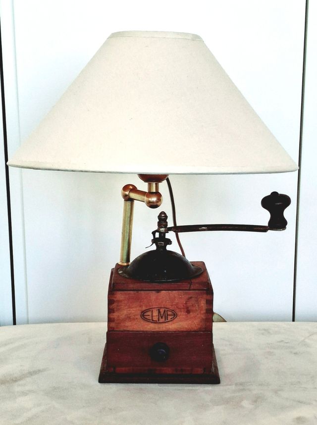 Lámpara molinillo madera
