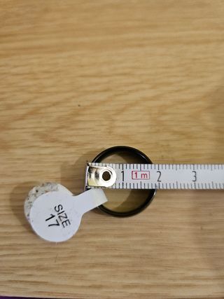 Anillo tipo alianza de acero negro