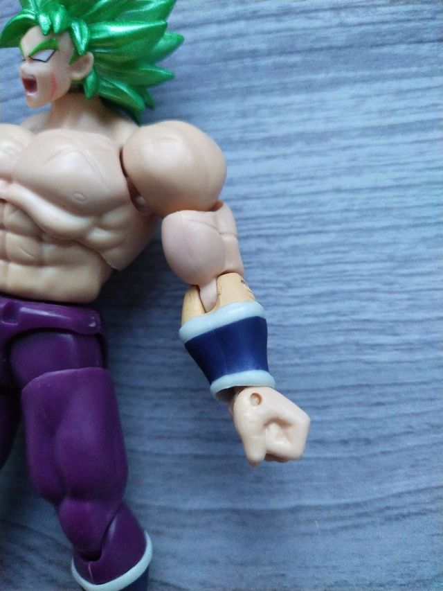 Dragon ball action figure broly
