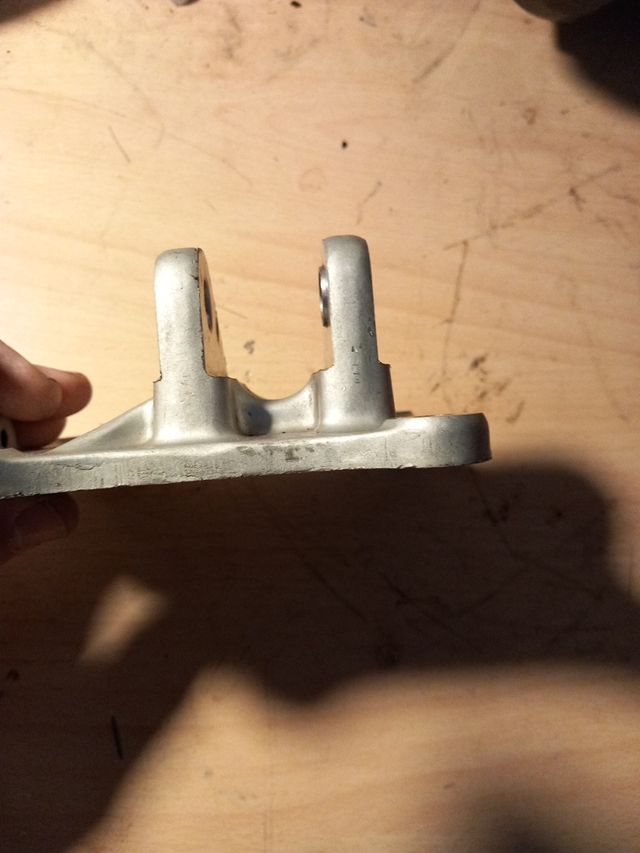 Perno ammortizzatore