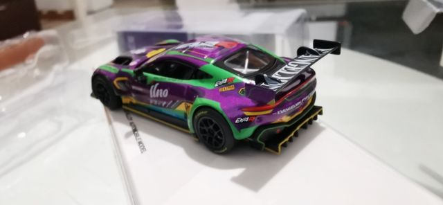 Nissan Aston Martín Eva r purple 1:64 PopRace