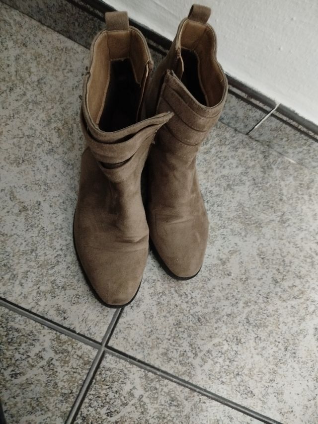 Botas