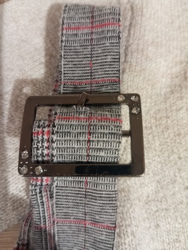 Vestido Nekenia con jersey de punto 5