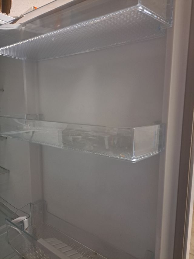 Frigorífico seminuevo 