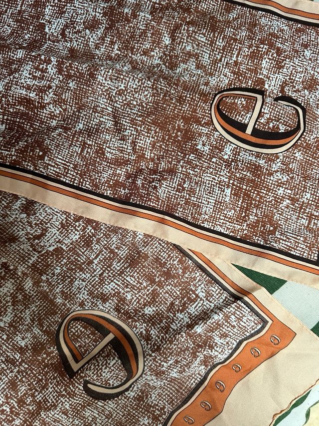 pañuelo vintage marrón