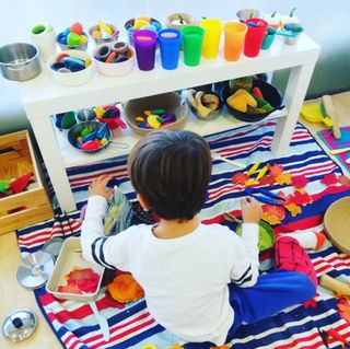 Cuidadora infantil o niñera