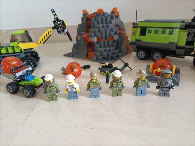 Lego volcano exploration base 60124