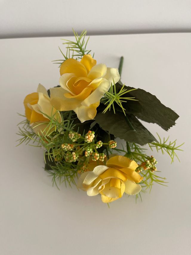 Bouquet de rosas artificiais