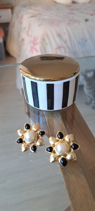 Pendientes flor dorados