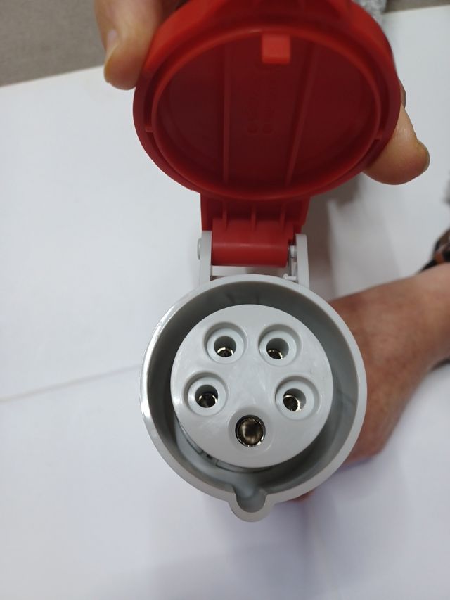 Lote 2 Base aerea Gewiss GW 62009 H  16AMP