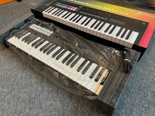 Novation Launchkey 49 Teclado controlador MIDI