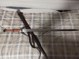 Espada de plata Te Wicher 3