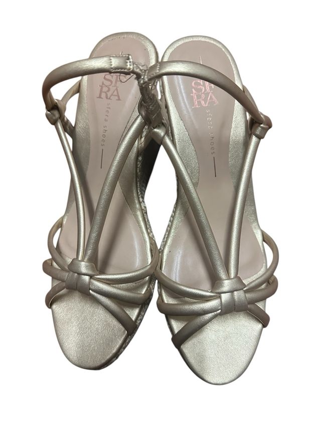 Sandalias color dorado