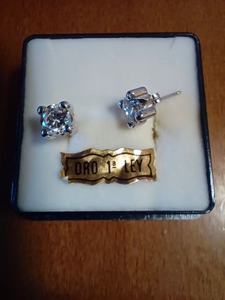 Pendientes oro blanco y zirconita