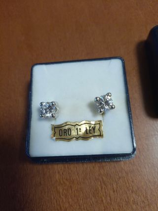 Pendientes oro blanco y zirconita