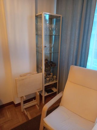 Vitrina ikea URGE VENTA POR MUDANZA